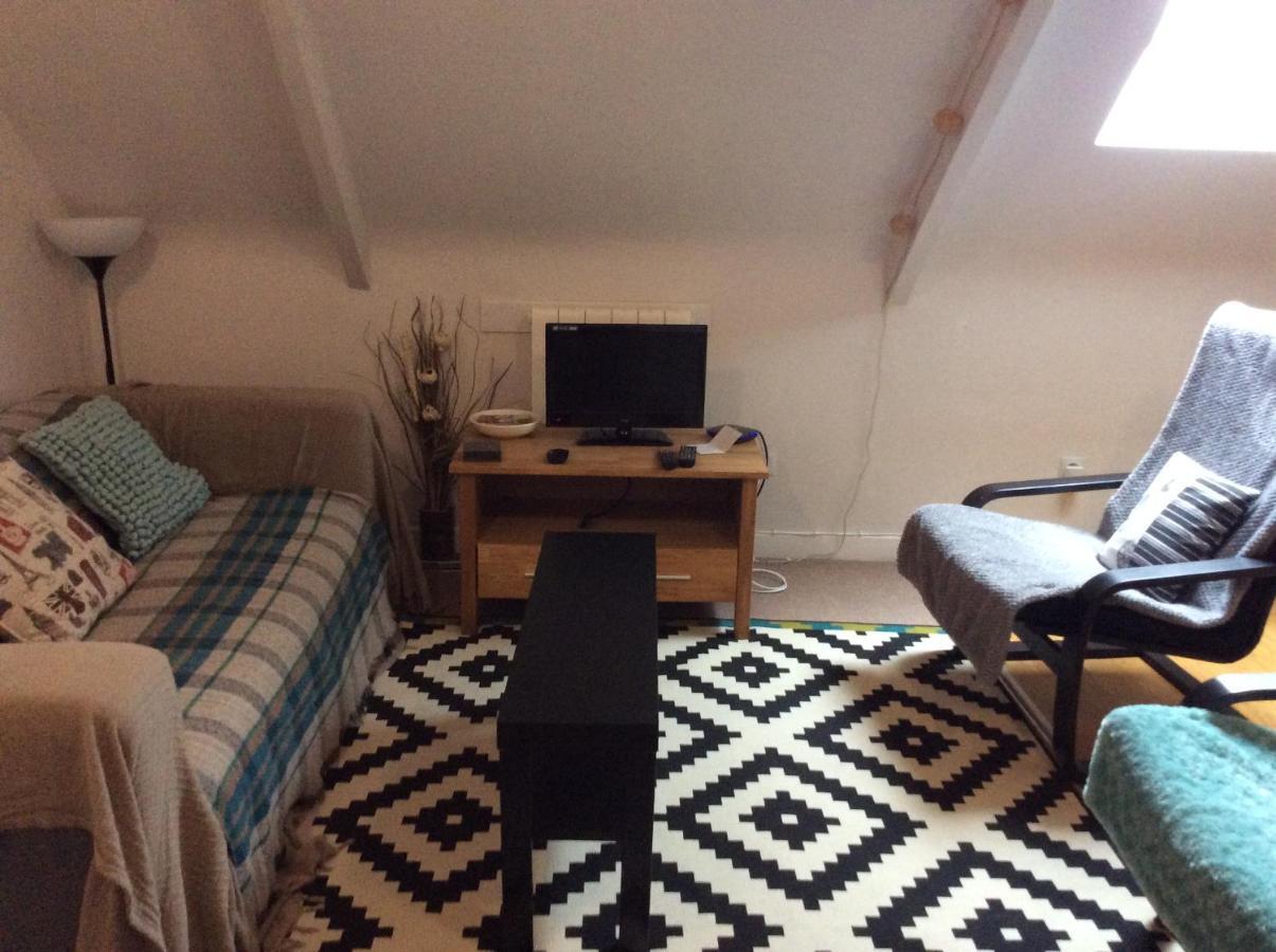 Number 7 Apartment *